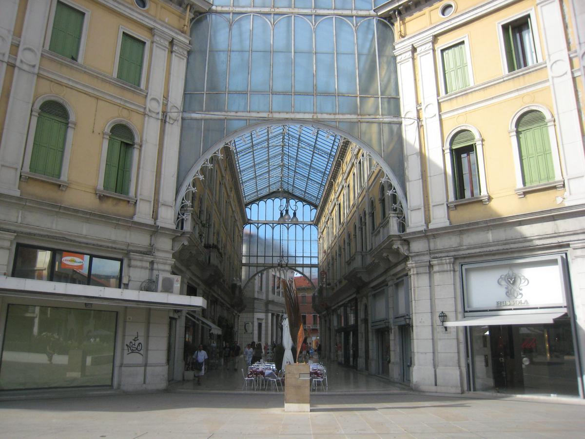 Le Maschere Mestre Buitenkant foto